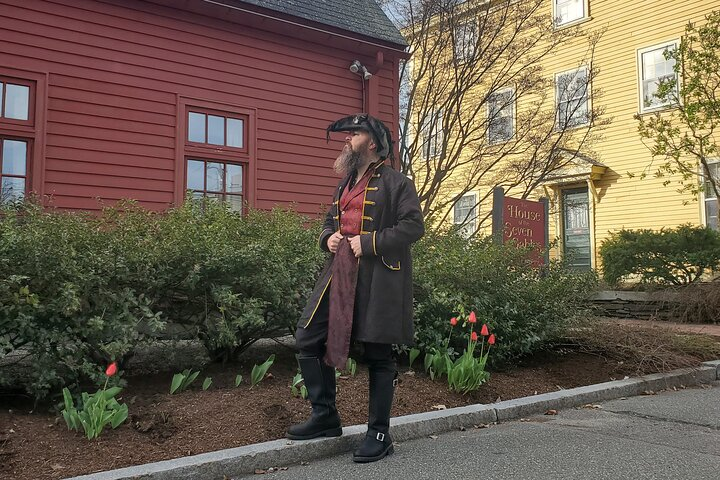 Pirates and Privateers Walking Tour with Real Pirates Admission - Photo 1 of 6